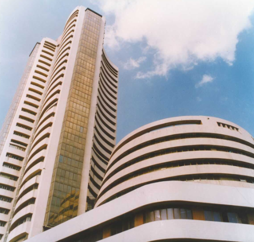 Sensex rises 279 points; L&amp;T, Sun Pharma, TCS soar