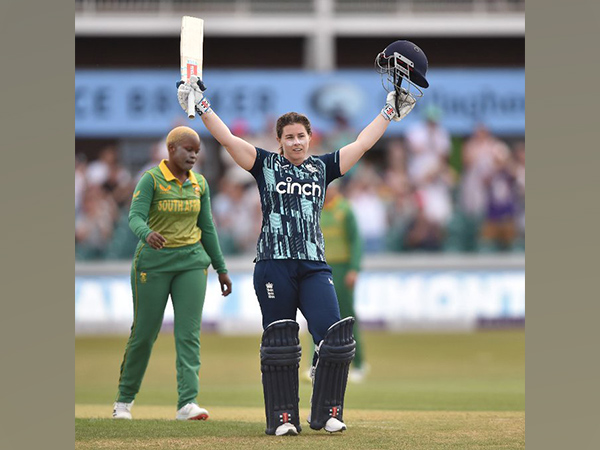 Tammy Beaumonts century guides England to victory against South Africa