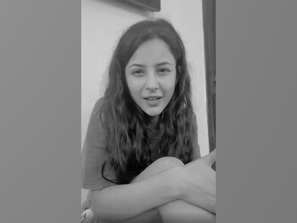 Shehnaaz Gill sings Kaun Tujhe, netizens speculate she misses Sidharth Shukla