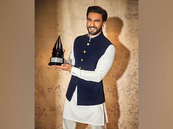 Ranveer Singh delighted as he meets Bade Bhai Sonu Sood