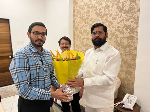 Uddhav Thackerays nephew meets Eknath Shinde, extends support
