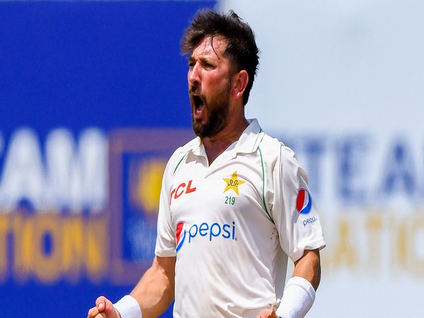 Pakistans Yasir Shah produces Warne-like Ball of the Century to clean up Sri Lanka batter Mendis