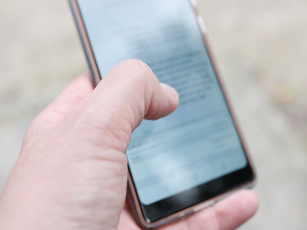 Telecom giants network outage impacts cellphones, internet in Canada