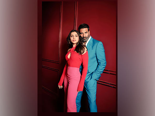 Akshay Kumar, Samantha raise temperature with their scintillating moves on Oo Antava