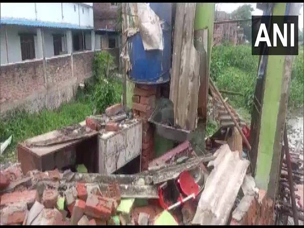 Six killed as house collapses due to blast in Bihars Chhapra Six killed as house collapses due to blast in Bihars Chhapra