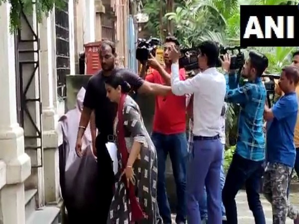 Patra Chawl land scam case: Wife of Rauts close aide, Swapna Patkar reaches ED office