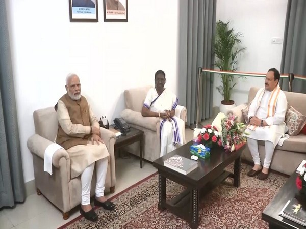 PM Modi meets Droupadi Murmu greets her on being elected as Indias 15th President