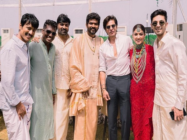 Vignesh Shivan drops unseen pictures with SRK, says Happy moments of life
