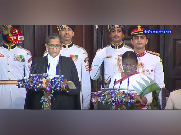 Droupadi Murmu takes oath as Indias 15th President Droupadi Murmu takes oath as Indias 15th President