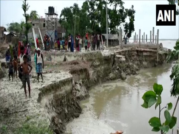 Villagers houses submerged in Bhagalpur due to flood