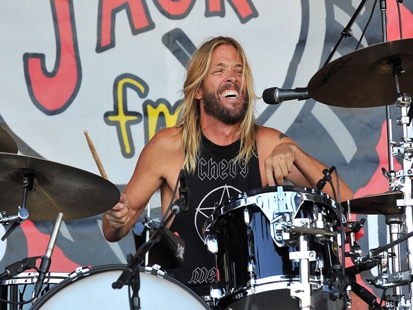 Late drummer Taylor Hawkins son honors him with special performance