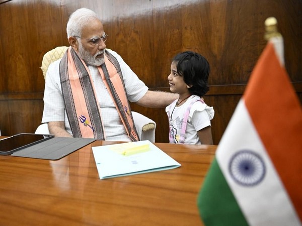Do you know what I do? PM asks 8-year-old, answer leaves him in splits