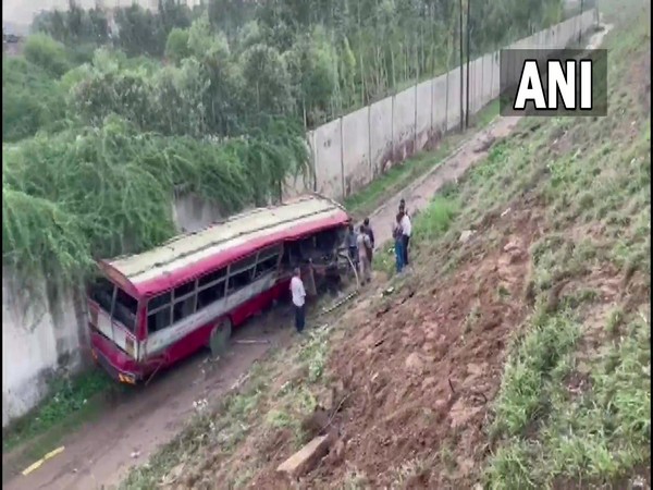 Bus falls off flyover in UPs Aligarh; 1 dead, several injured