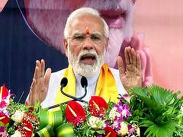 Gujarats One Day, One District must be replicated across India, says PM Modi