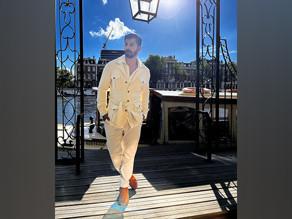 Bawaal shoot diaries: Varun Dhawan teases Janhvi Kapoor for being late for shoot