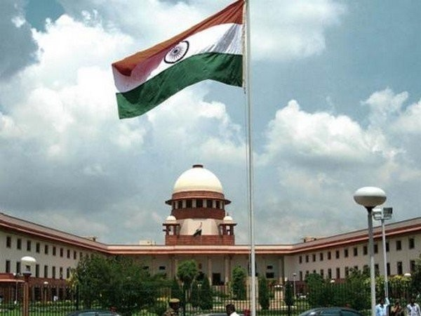 Uddhav Thackeray camp moves SC to stay proceedings before ECI on Eknath Shindes claim Uddhav Thackeray camp moves SC to stay proceedings before ECI on Eknath Shindes claim