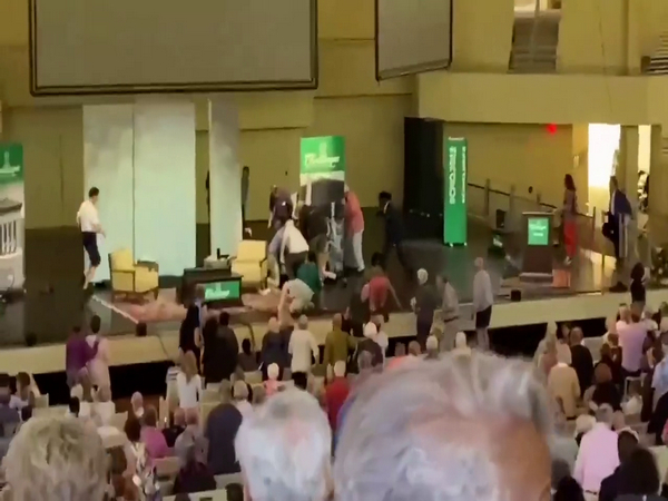 Javed Akhtar, others condemn "barbaric attack" on Salman Rushdie in New York