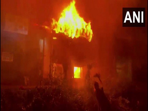 Fire engulfs shops in J-Ks Baramulla