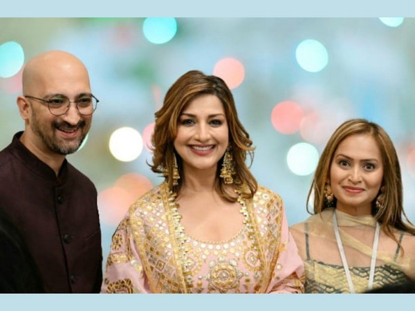 Bollywood celebrities Sonali Bendre and Utsav Dholakia add glamour to Priyal Doshis "Threads of India" Fashion Show