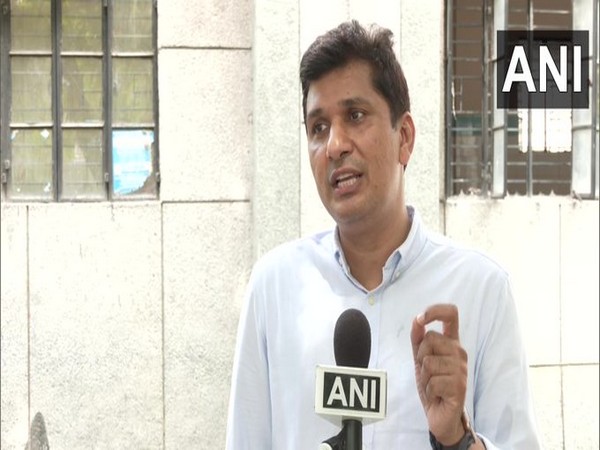 CBI should tell people if they recover anything: AAPs Saurabh Bhardwaj extends support to Sisodia