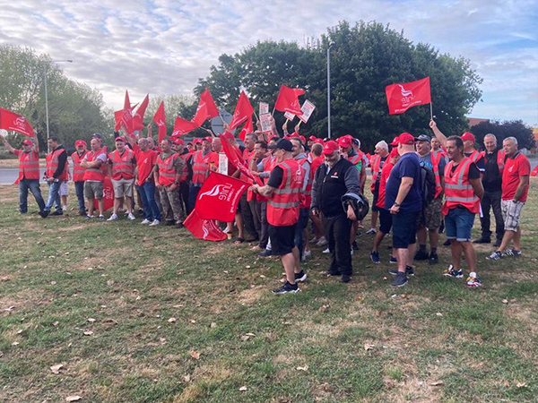 Nearly 2,000 dock workers begin 8-day strike in UKs largest container port