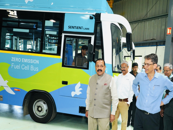 Jitendra Singh unveils Indias first indigenously developed hydrogen fuel cell bus in Pune