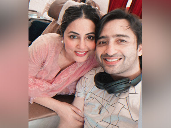 Hina Khan, Shaheer Sheikh gorge on delicious non-veg food in Delhis Chandni Chowk