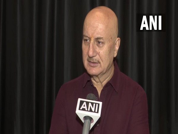 "One should be careful about what to say": Anupam Kher takes a dig at Aamir Khan on Laal Singh Chaddhas boycott