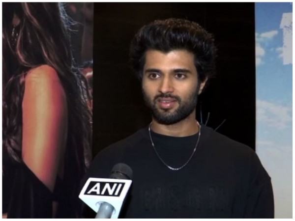"Logon ka pyaar hai...Kaun rokenge, dekh lenge" : Vijay Deverakonda on #BoycottLiger trend