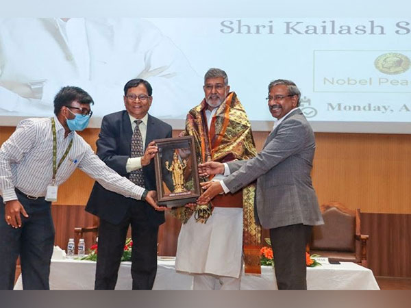 Nobel Laureate Kailash Satyarthi addresses SRM AP students in an event organised on Compassionate Youth Leadership: Key to Building a Better Future