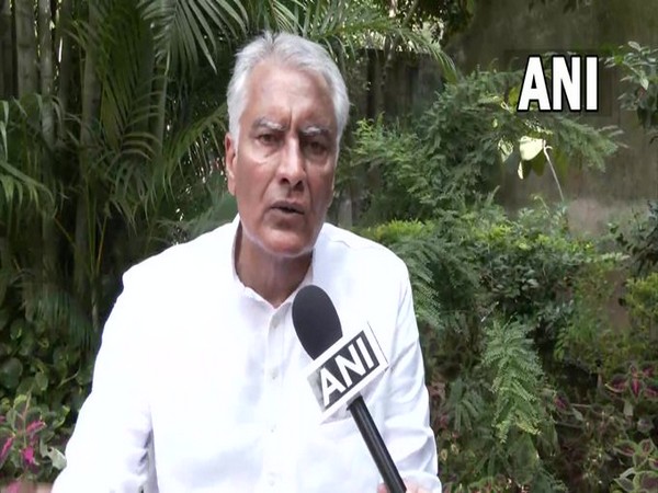 Azads exit is beginning of end of Congress: BJP leader Sunil Jakhar