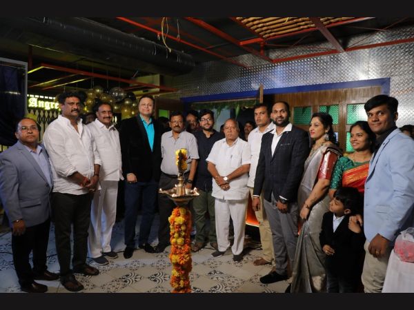 Mumbais Resto bar chain Angrezi Dhaba inaugurated its first franchise restaurant in Hyderabad