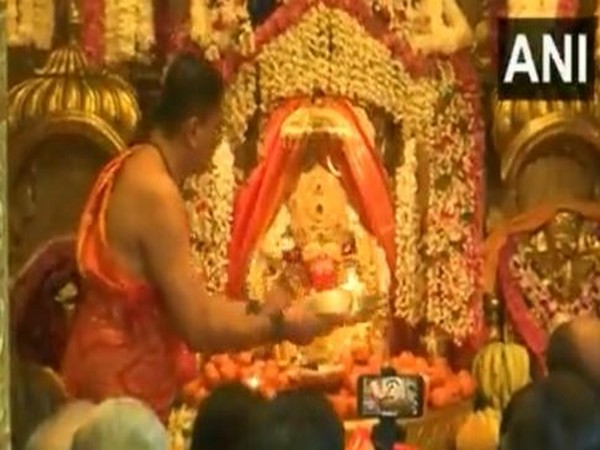 Aarti performed at Mumbais Siddhivinayak Temple on Ganesh Chaturthi