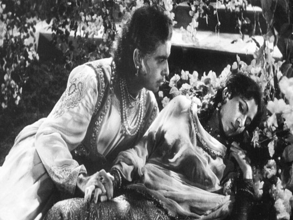 Dilip Kumar, Madhubalas epic movie Mughal-e-Azam turns 62