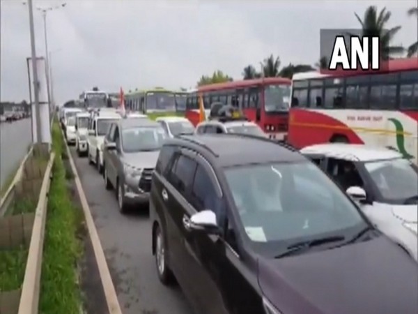 Davanagere witnesses huge traffic snarls amid ex-Karnataka CM Siddaramaiahs birthday celebrations
