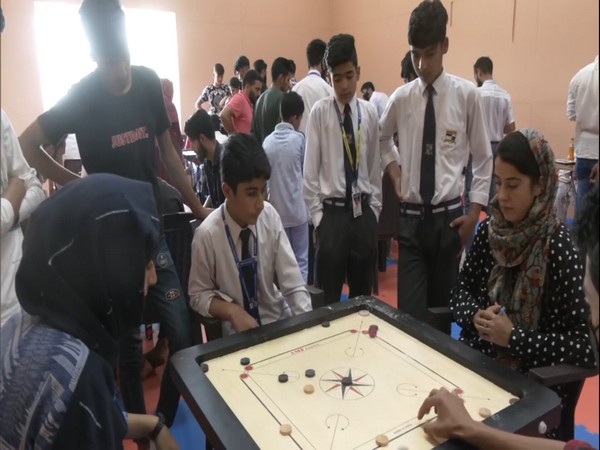 J&amp;K: District Carrom Championship held in Srinagar, provides platform to carrom players
