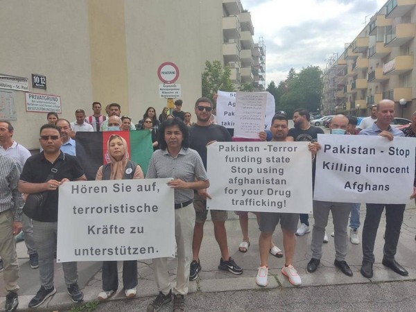 Afghan diaspora group protests in Vienna to mark one year of Talibans takeover of Kabul
