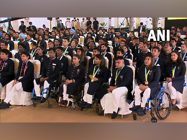 PM Modi meets Commonwealth Games contingent, says athletes strengthened spirit of Ek Bharat, Shreshtha Bharat