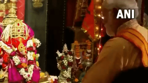 PM Modi performs aarti at Piyush Goyals residence on Ganesh Chaturthi