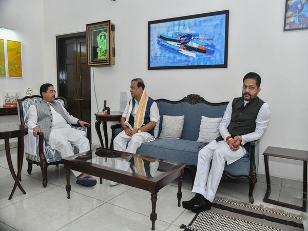 Jharkhand crisis: Assam CM Himanta Sarma hits back at Congress, says "Like Quattrocchi Filing Case Against Bofors"