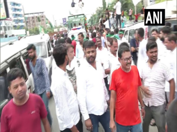 RJD holds Pratirodh yatra over inflation, unemployment in Patna