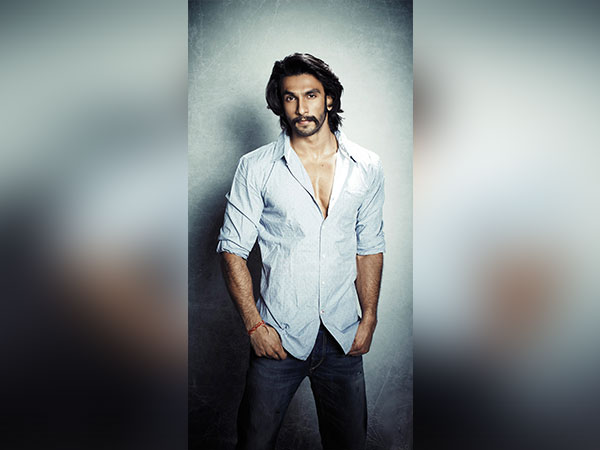 Ranveer Singh wins Best Actor award for 83 at IFFM