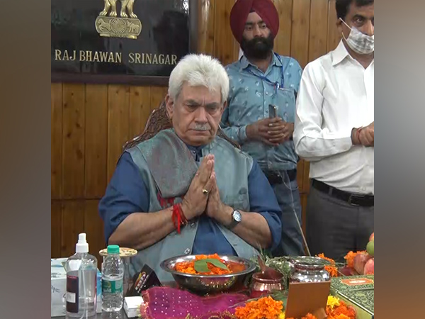 Amarnath Yatra: J-K LG Manoj Sinha offers Samapan pooja today
