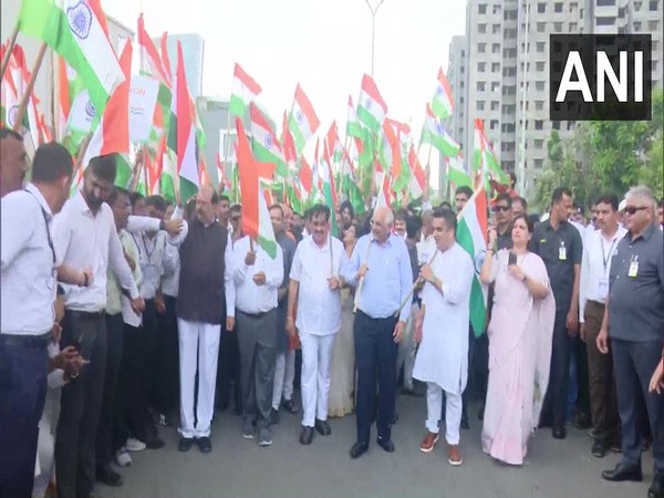 Gujarat CM leads Har Ghar Tiranga campaign in Surat