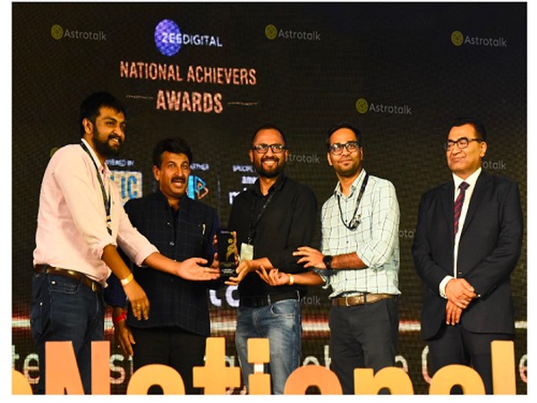 MP Manoj Tiwari honours Astrotalk as Indias most trusted astrology website at Zee National Achievers Awards