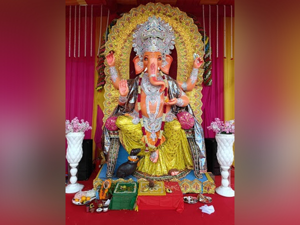 DEERIKA celebrates Ganpati Utsav with "Khushiyo Ka Subh-Aarambh" at Mall 51