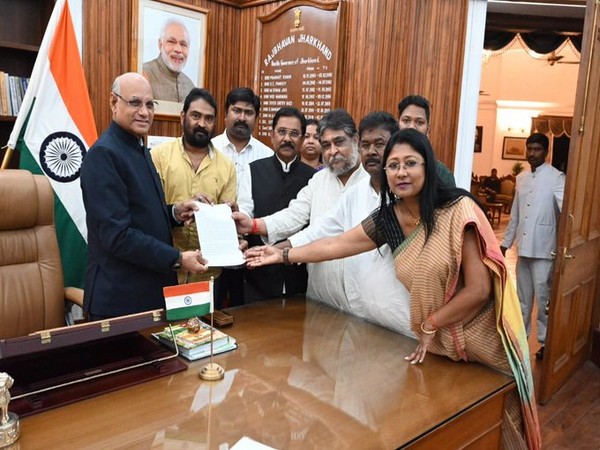 Clear the air on opinion received from EC about Sorens continuation as Jharkhand CM,  UPA MLAs write to state Governor